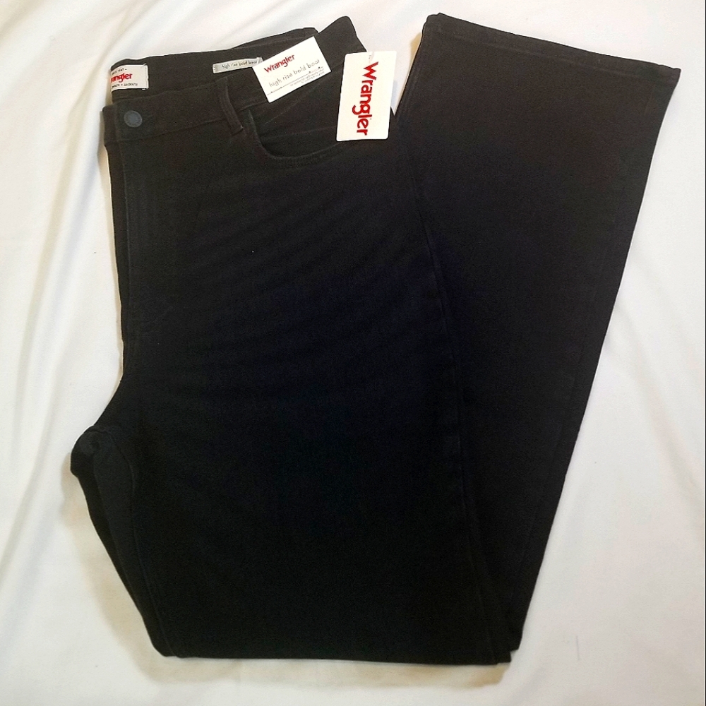 NWT Wrangler Black High Rise Boot Cut Jeans Size 18/34×32